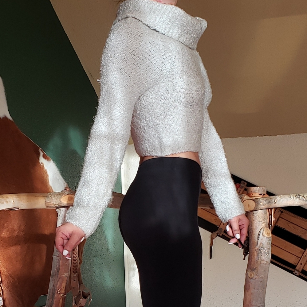 Urban Outfitters cropped top